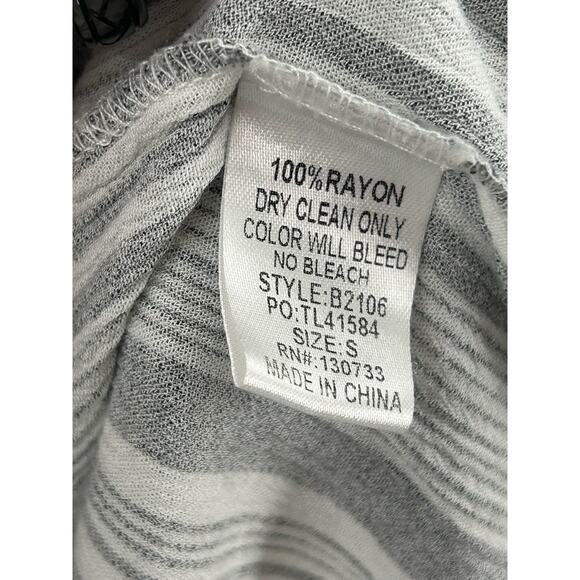 Umgee Grey White Flowy Flutter Sleeve Oversized Top Dress Size Small‎ - Picture 10 of 10